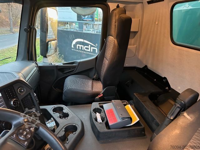 Tipper truck MERCEDES-BENZ Arocs 2646 6x4Selbstlader Kran Kipper Bordmatik