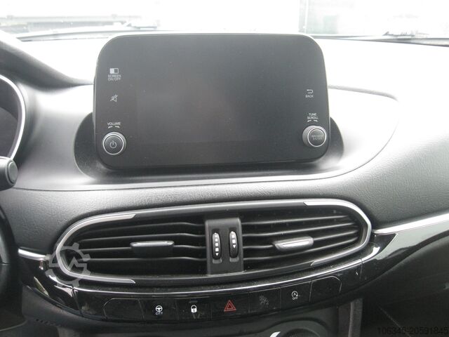 Kendaraan truk N1, 4 kursi, tipe station wagon FIAT TIPO