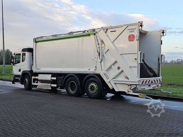 Veículo de recolha de resíduos SCANIA P340 CNG
