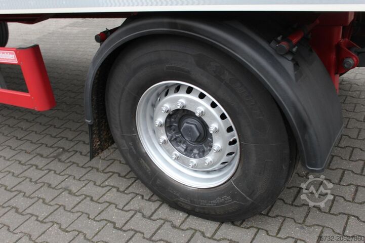 箱式挂车  Geidobler koffer 2-Achser JOST