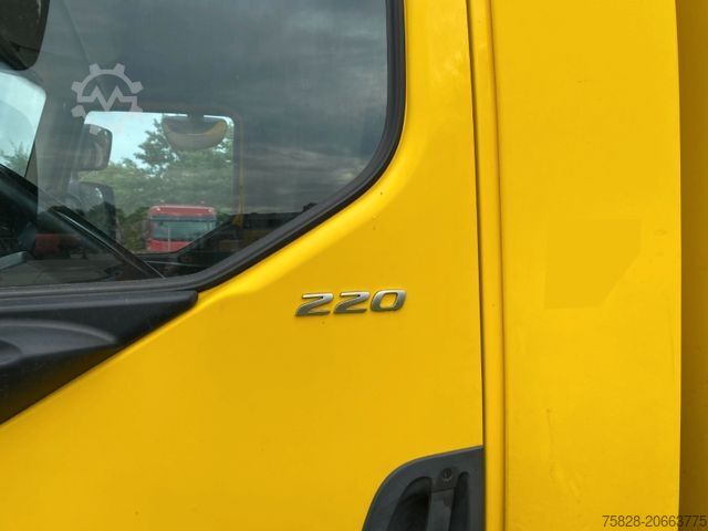 کامیون جعبه‌ای DAF LF55 .220   12 Tonnen/ Schaltgetriebe / BLATT-BL