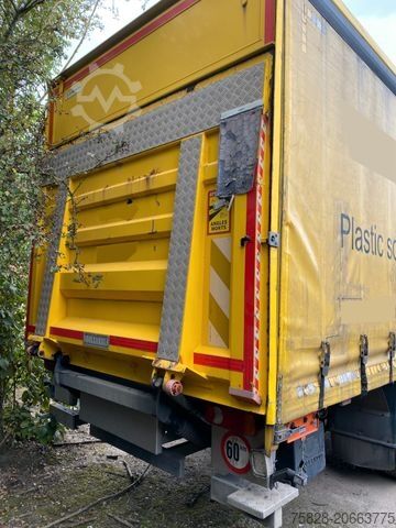 کامیون جعبه‌ای DAF LF55 .220   12 Tonnen/ Schaltgetriebe / BLATT-BL