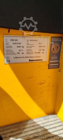 Paletni vozički s sedežem Jungheinrich ESE220 2400mm