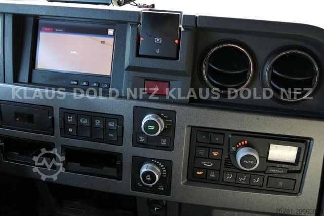 Standardni vlačilec RENAULT T 460 High Cab 2-XL-Tank Navi Euro 6