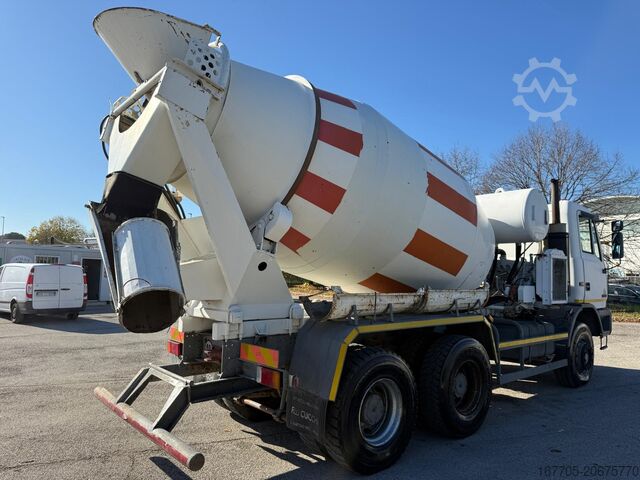 Truk mixer beton otomatis Astra HD7 64.38