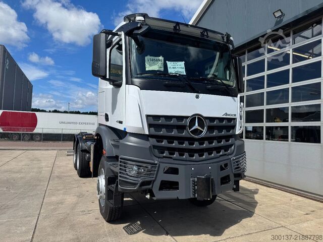 Zware belasting Mercedes-Benz Arocs 4058 AS 6x6 Tractor Head 180T Push Pull E...