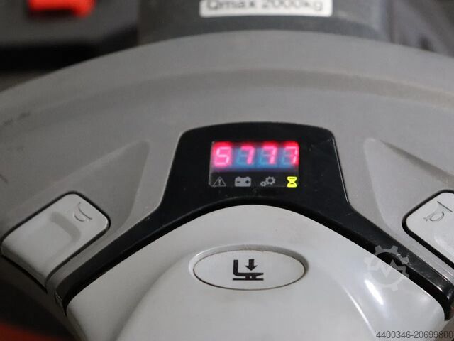 Carretilla de baja elevación BT LPE200