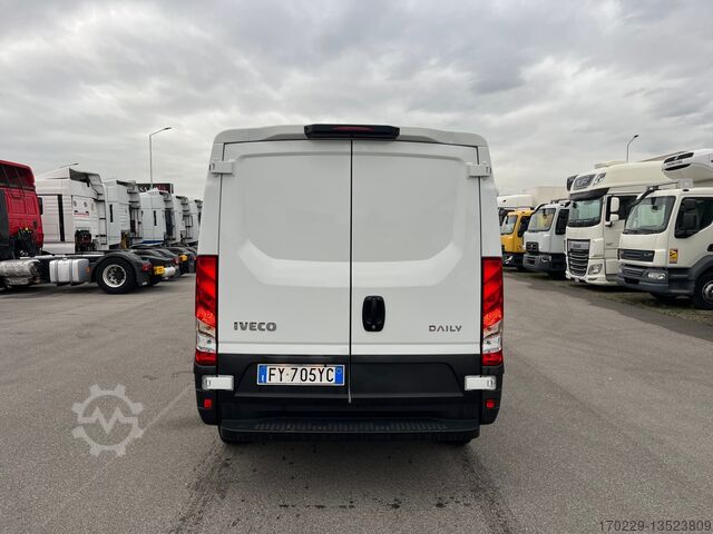 Furgonetas Iveco DAILY 35S12