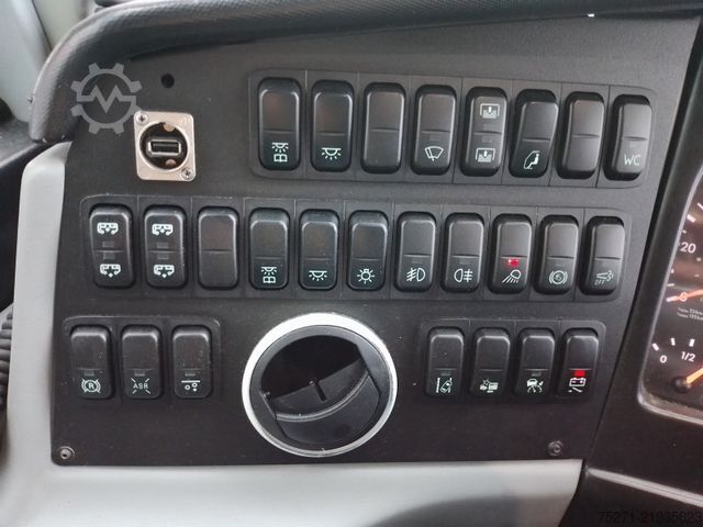 Autocarro de dois andares VAN HOOL TDX27 Astromega | 91+1+1 Sitze