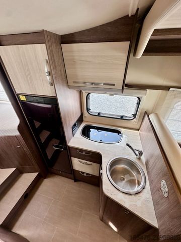 Autocaravana semi-integrada BÜRSTNER Ixeo Time it 726 *Einzelbetten-Hubbett*