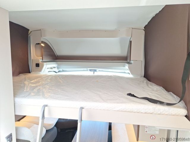 Autocaravana semi-integrada BÜRSTNER Signature SFT 7.1 ** Automatik **