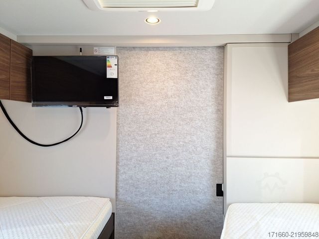 Autocaravana semi-integrada BÜRSTNER Signature SFT 7.1 ** Automatik **