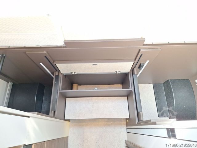 Autocaravana semi-integrada BÜRSTNER Signature SFT 7.1 ** Automatik **