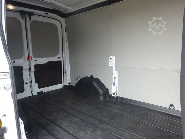 Ван с висока покривка FORD Transit Kasten 290 L2H2 LKW VA startup Klima