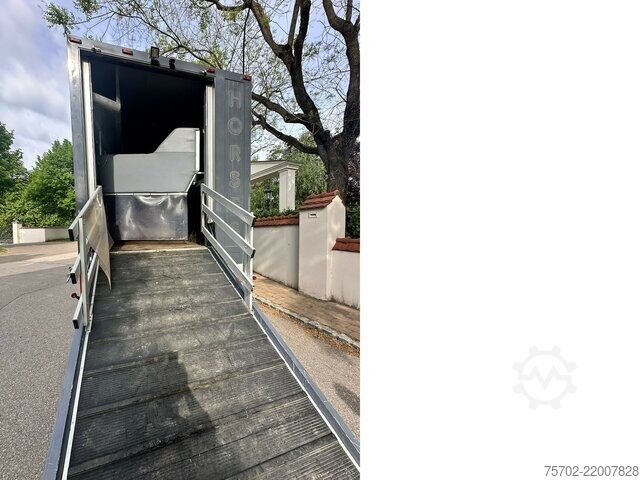 Furgoneta Volvo FH 12 6-7 Pferde Popout Wohnmobilzulassung