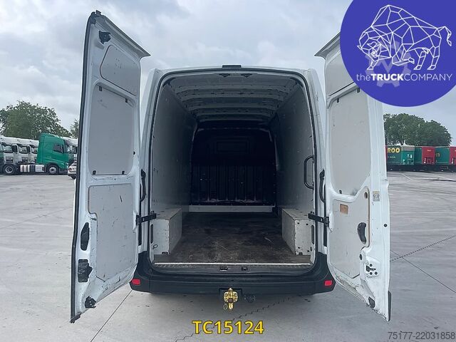 Furgão de painéis Renault Master 150.35