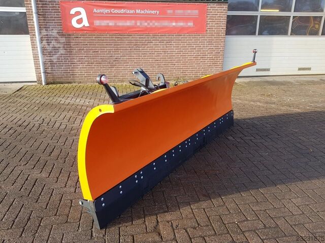 Sneeuwschuif snow plough  sneeuwschuif