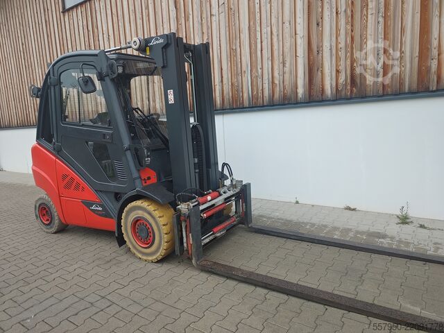 Gabelstapler Linde H 25/600 Diesel Triplex Zinkenversteller