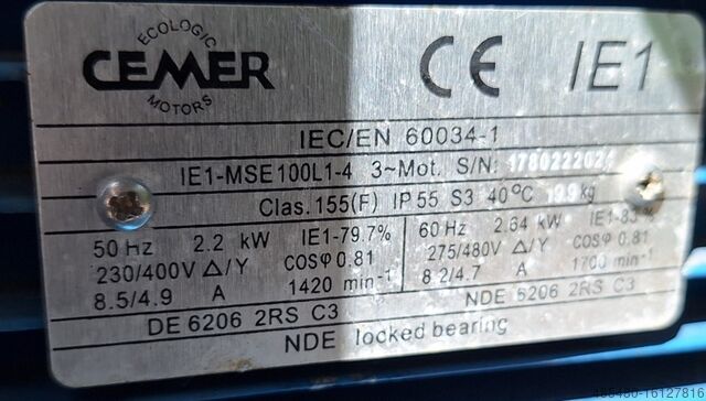 Belt conveyor with 5 kickers  