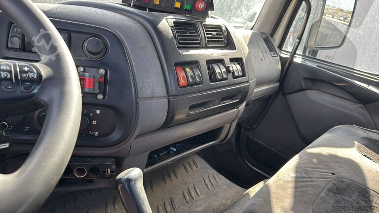 Šasija ar kabīni DAF 55 LF 250 (MANUAL GEARBOX / BOITE MANUELLE)