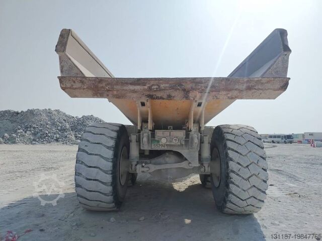 自卸卡车 Komatsu HM400-3R (4 pieces available in Abu Dhabi)