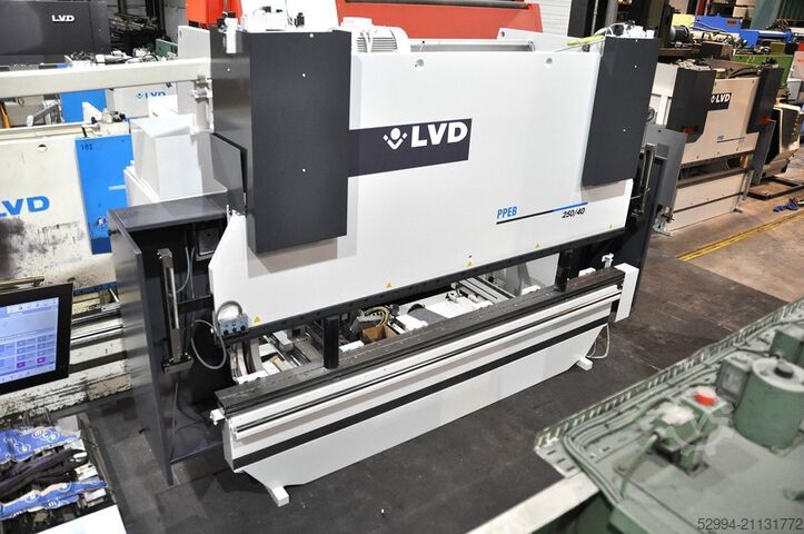 Plegadoras hidráulicas LVD PPEB 250 ton x 4100 mm CNC