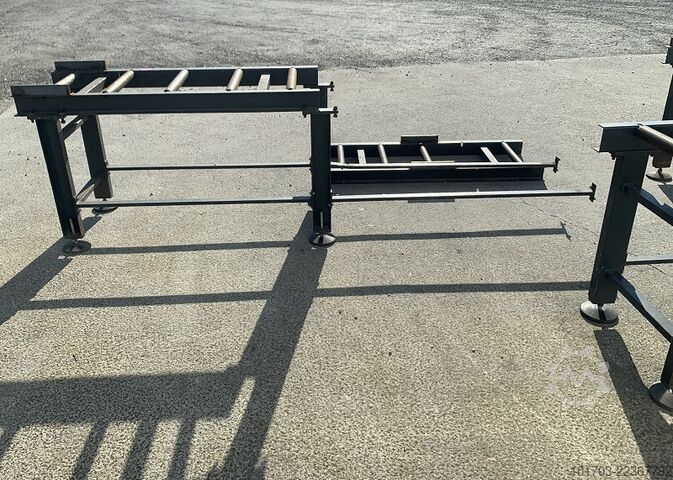 Table d'amenage à rouleaux pour scie Table d'amenage à rouleaux pour scie 