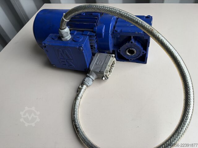 SEW-EURODRIVE WA20DT71D4BMG 0,37 kW, 43 omdr./min, 54 Nm, i=32,09, Bremse 230 VAC SEW-EURODRIVE WA20DT71D4BMG 0,37 kW 43 obr./min 54 Nm i=32,09 Hamulec 230 VAC SEW-EURODRIVE WA20DT71D4BMG 0,37 kW 43 obr./min 54 Nm i=32,09 Hamulec 230 VAC