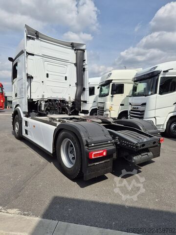 Standardowy ciągnik Mercedes-Benz Actros 1945 LS