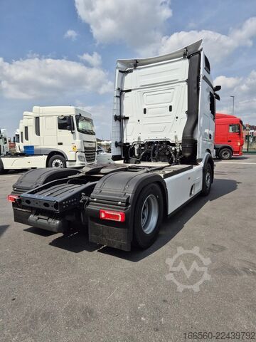 Standardowy ciągnik Mercedes-Benz Actros 1945 LS