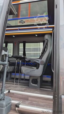 Minibus MERCEDES-BENZ 319 StockSprinter VIP Shuttle 9 SS  Panoramadach