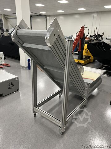 Mesin pemotong mati Conveyor belt for waste removal from guillotine, three-knife trimmer