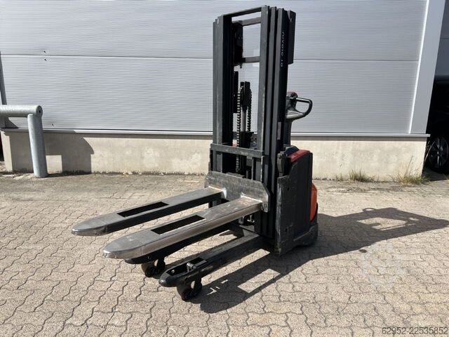 手动堆高车 Toyota SWE 120 L