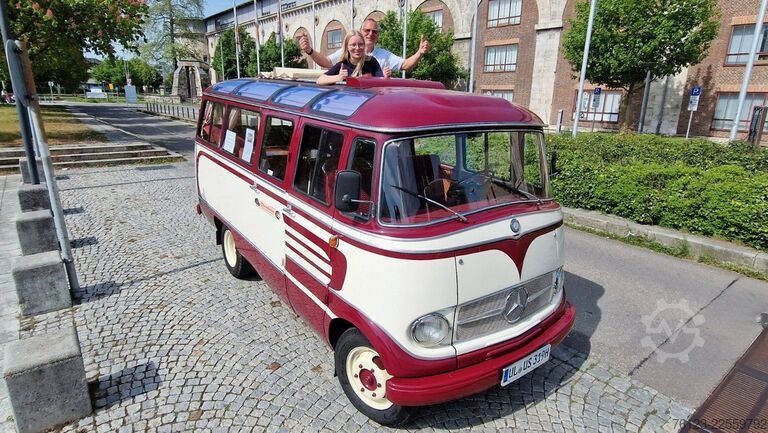 Minibusz MERCEDES-BENZ Vorgänger Sprinter O 319 Samba mit Faltdach AC