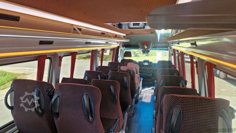 Minibusz MERCEDES-BENZ 517 Lord Comfort XXL Vorlauffahrzeug 23 SS