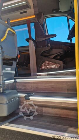 Minibusz MERCEDES-BENZ 517 Lord Comfort XXL Vorlauffahrzeug 23 SS