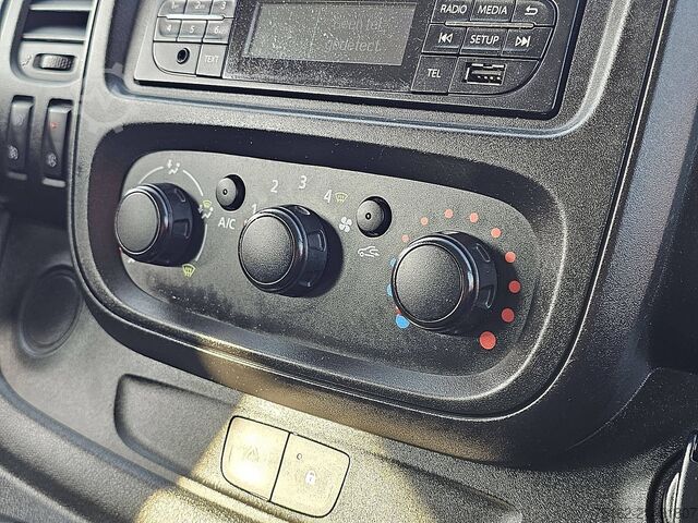 Pengangkutan penumpang OPEL VIVARO 1.6 L1 Combi 9p Airco