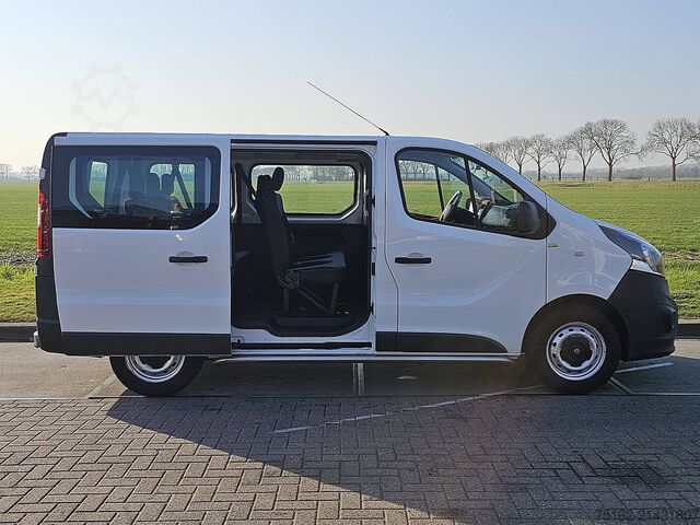 Pengangkutan penumpang OPEL VIVARO 1.6 L1 Combi 9p Airco