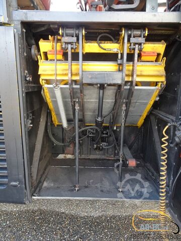 Tūrisma autobuss VAN HOOL T917 Acron, 63 Sitze