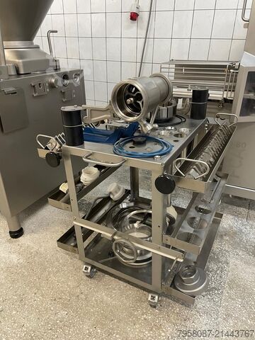 High-vacuum stuffer with 660 hopper Handtmann HVF 660