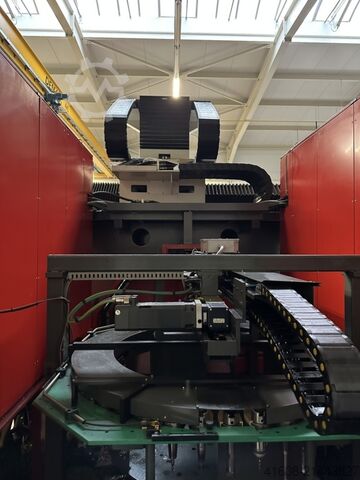 Pusat permesinan CNC - universal FPT Dino