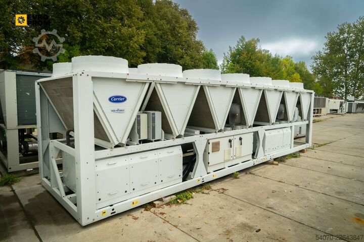 ψύκτης Used Industrial Chiller CARRIER - 890 kW | With warranty