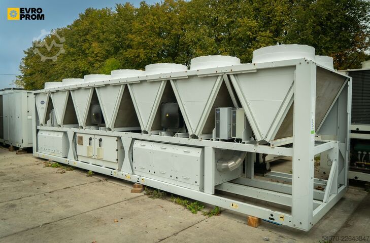 ψύκτης Used Industrial Chiller CARRIER - 890 kW | With warranty