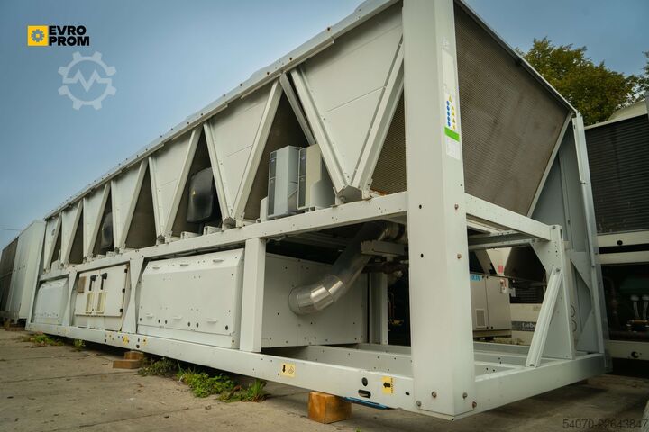 ψύκτης Used Industrial Chiller CARRIER - 890 kW | With warranty