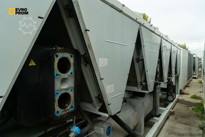 ψύκτης Used Industrial Chiller CARRIER - 890 kW | With warranty