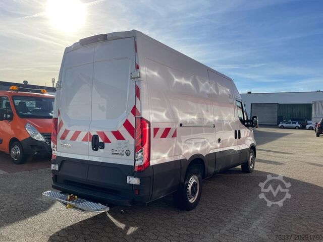 Furgonetă Iveco Daily 35S14 Werkstattwagen Kastenwagen