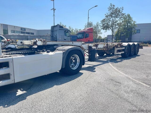 Transportasi kontainer Fruehauf 3 Axles 1x45ft, 1x30ft, 1x40ft, 2x20ft  extanda...