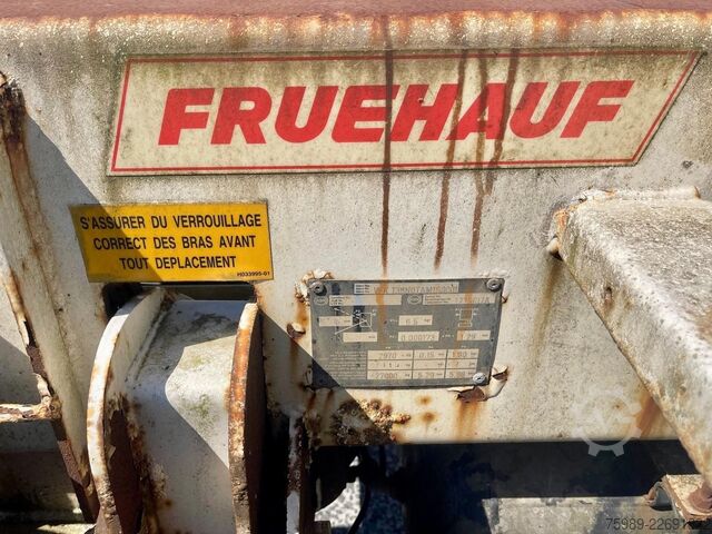 Transportasi kontainer Fruehauf 3 Axles 1x45ft, 1x30ft, 1x40ft, 2x20ft  extanda...