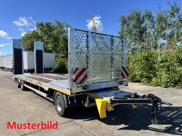 Remolque de plataforma baja Möslein T4 VB H1 gerade  neuer 4 Achs Tieflader gerade hydraulischen Rampen