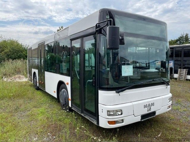 Bæjarstrætisvagn MAN MIDI A 76 35 NM 223 KLIMA  252.037 km   CH Bus